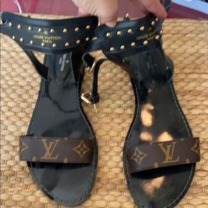 Louis Vuitton sandals size 38